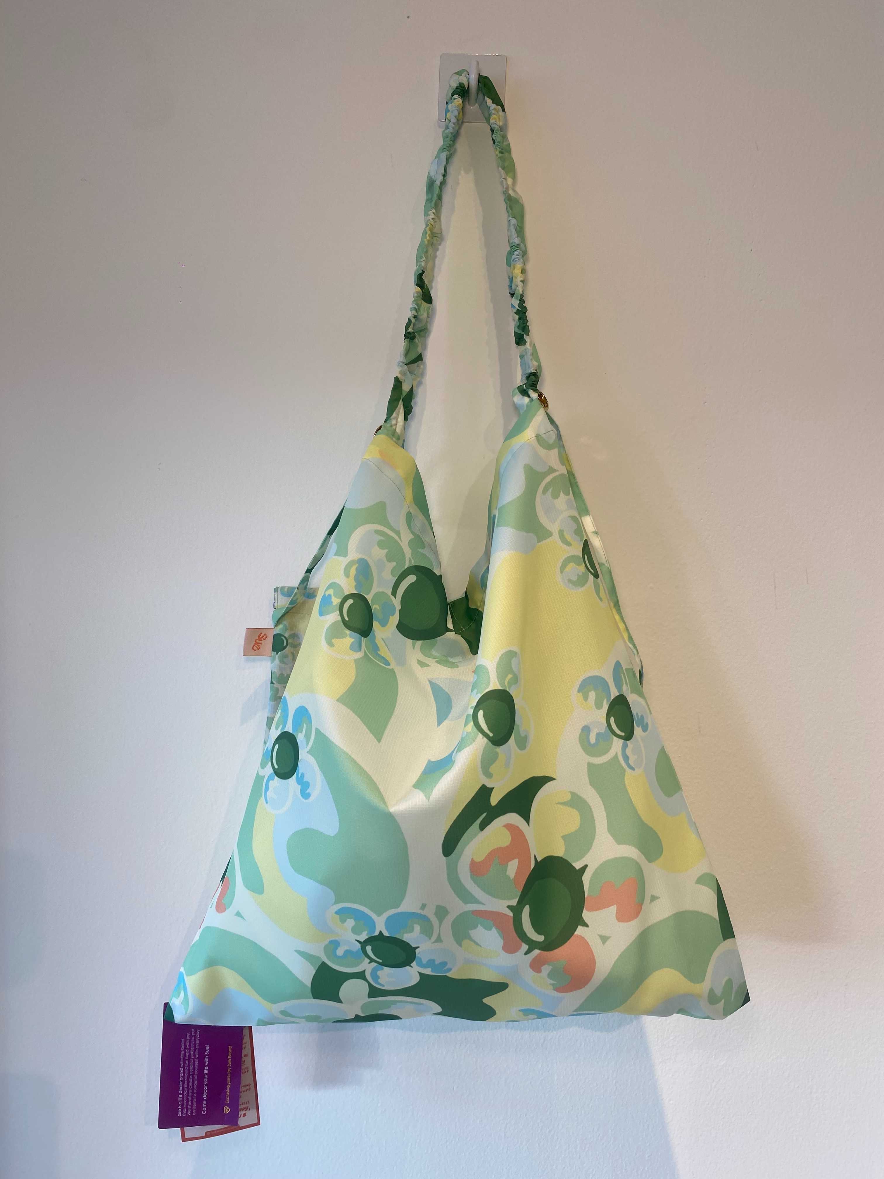 Defect : Bualoy Buddy Bag ตำหนิที่ลายผ้า มีใบเดียว