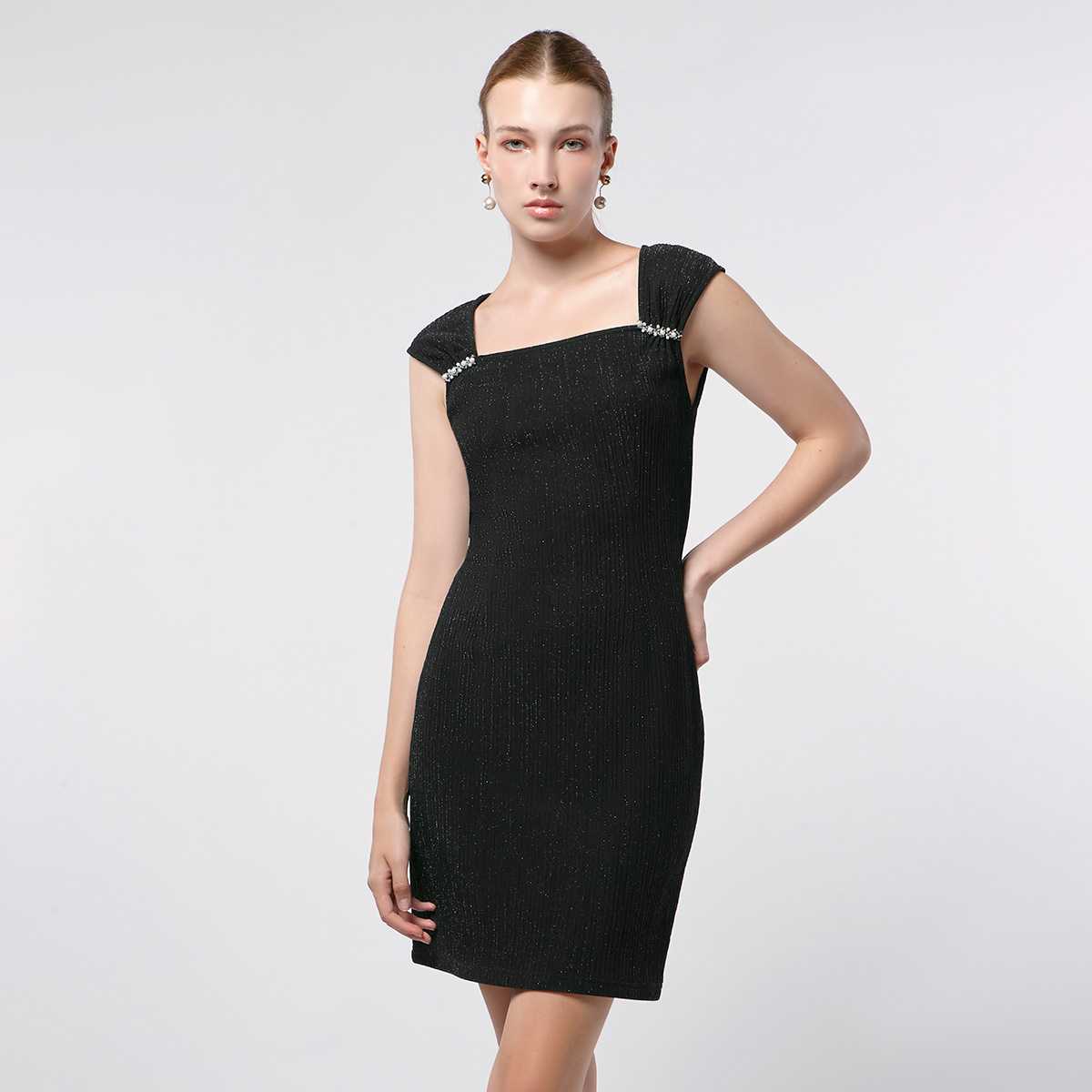 เดรสนิตผ้ากริตเตอร์ | Glitter Textured Knit Dress | 06307