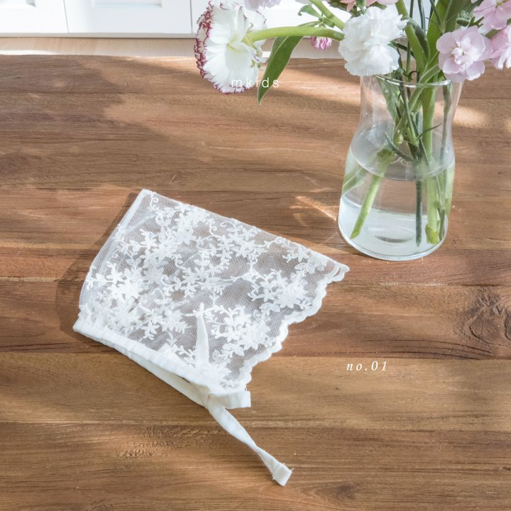 Chocolate Lace Bonnet (pre-order)