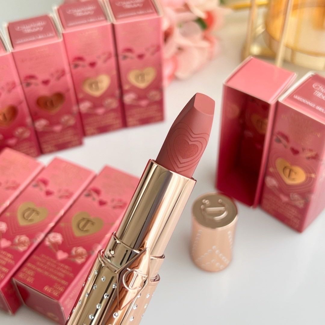 Charlotte Tilbury Matte Revolution Lipstick 3.5g # Wedding Belles  ( Limited Pack )