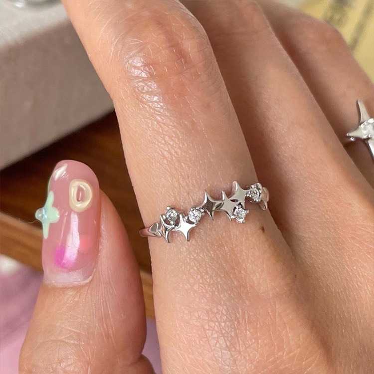 [พร้อมส่ง] 💍✨แหวนลายดวงดาวเล็กๆประดับคริสตัล มินิมอล น่ารักมาก | QF038