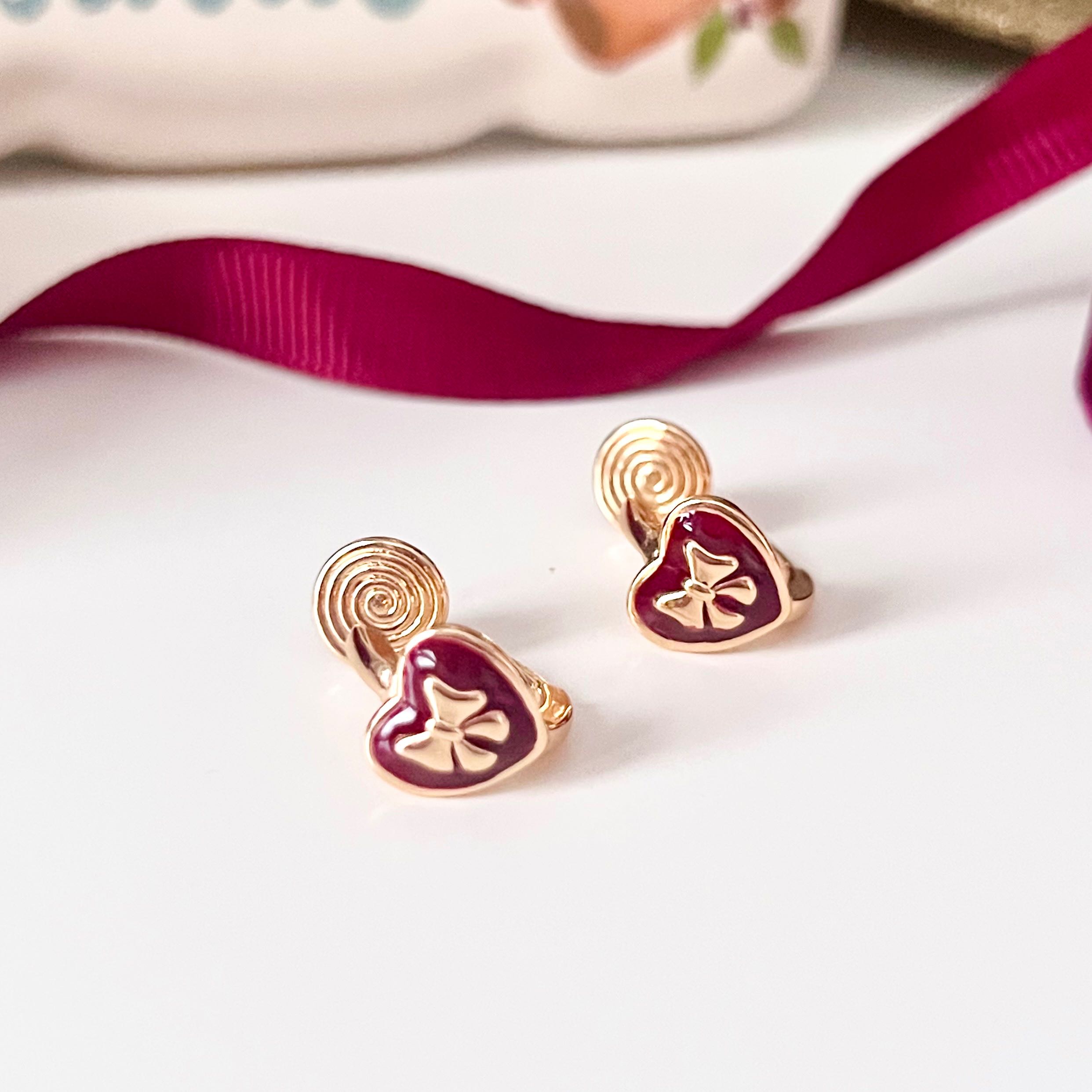 XMAS ห่วงทองหัวใจติดริบบิ้นแดง แป้นขดลวด