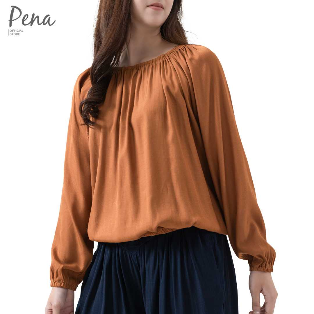 Pena house เสื้อเบลาส์ แขนยาว เดินยางยืดรอบคอ สีพื้น รุ่น POSL112302