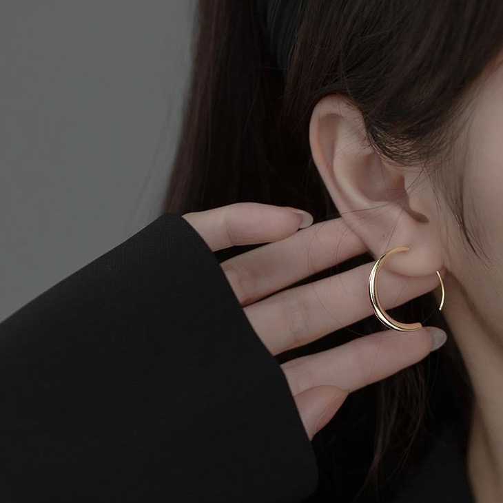 [พร้อมส่ง] ⛓️🌙〰️ ต่างหูห่วงทรงมินิมอล | QE024