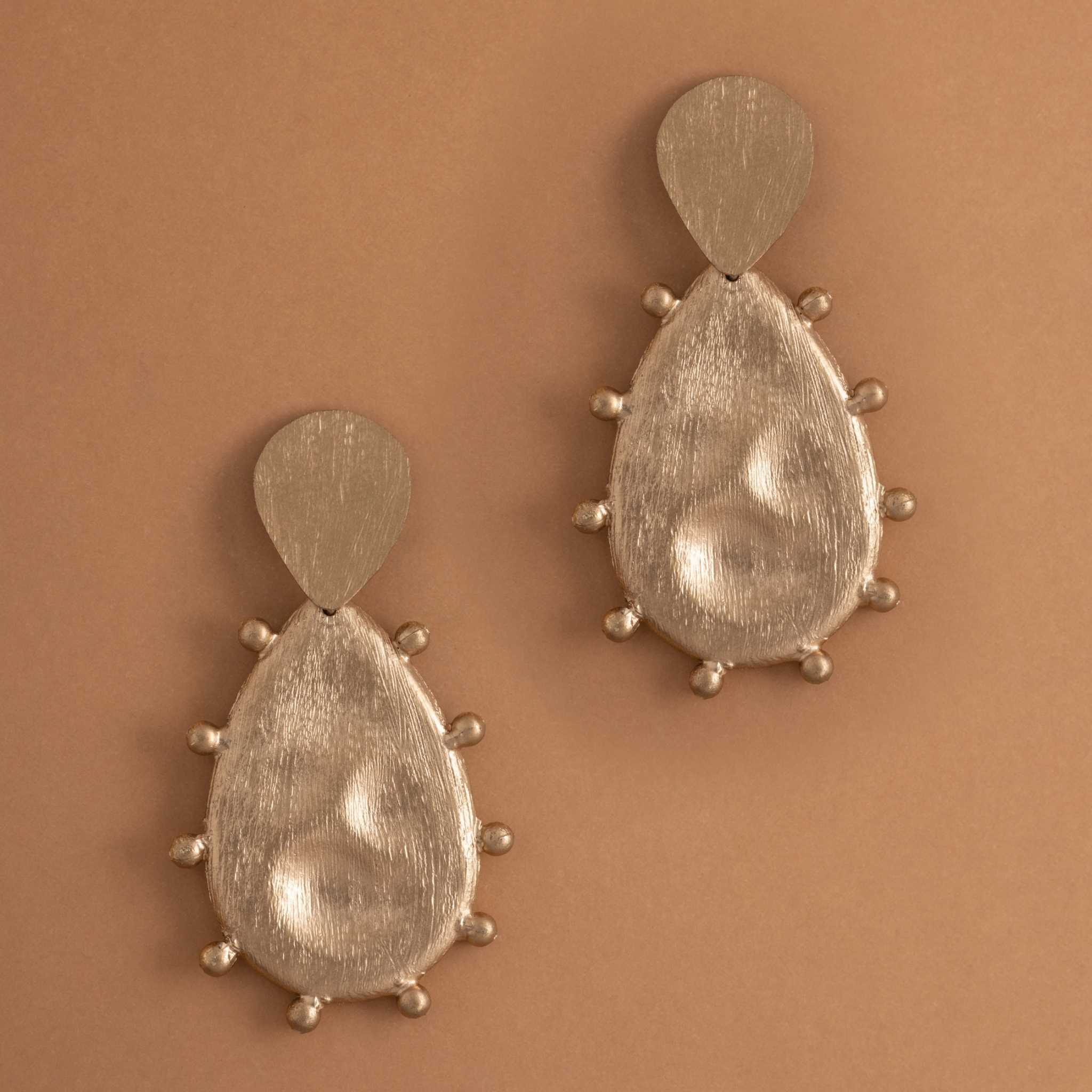 HAMMERED GOLD BALL STUD EARRINGS