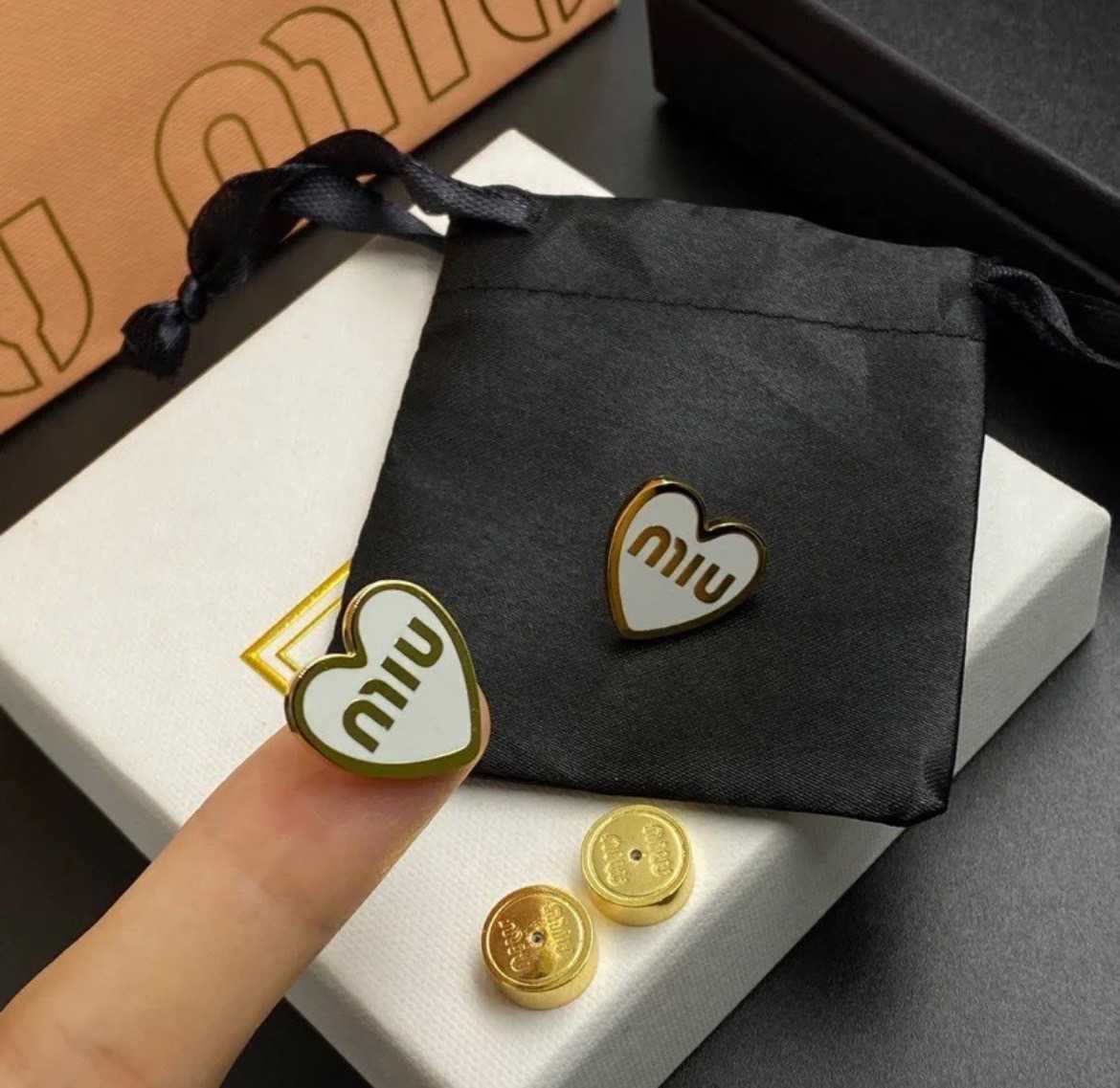 MIUMIU ENAMELED HEART STUD METAL EARRING