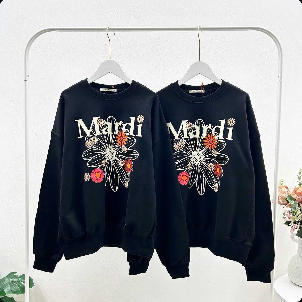 Mardi Flower Sweatshirt (Black)
