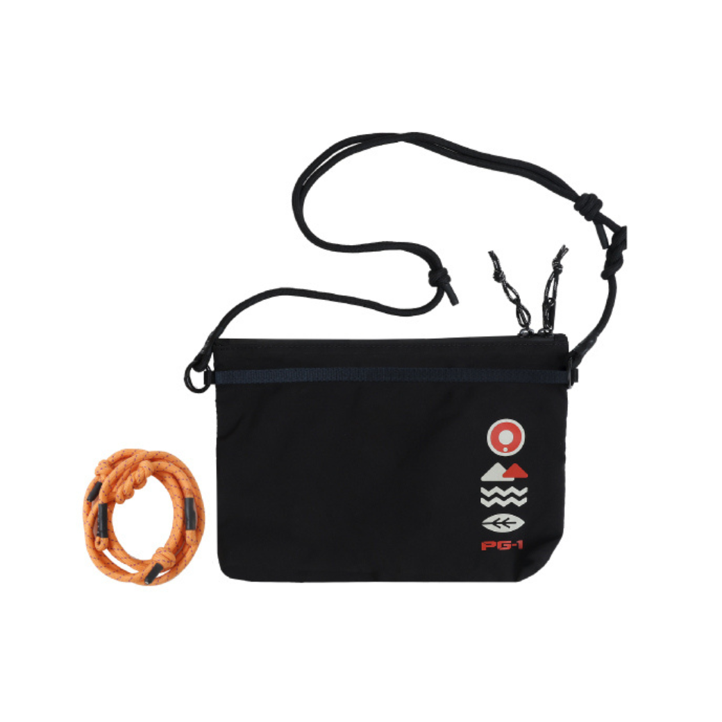 กระเป๋าสะพายด้านข้างลาย PG-1 (สีดำ)