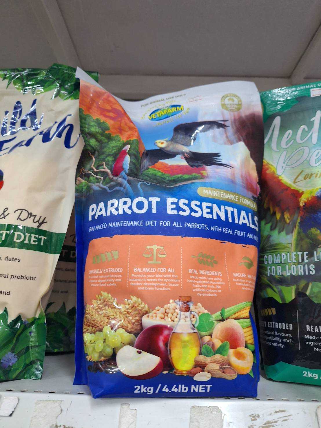 Vetafarm Parrot Essentials อาหารนกแก้ว ทุกสายพันธุ์ 2กก.