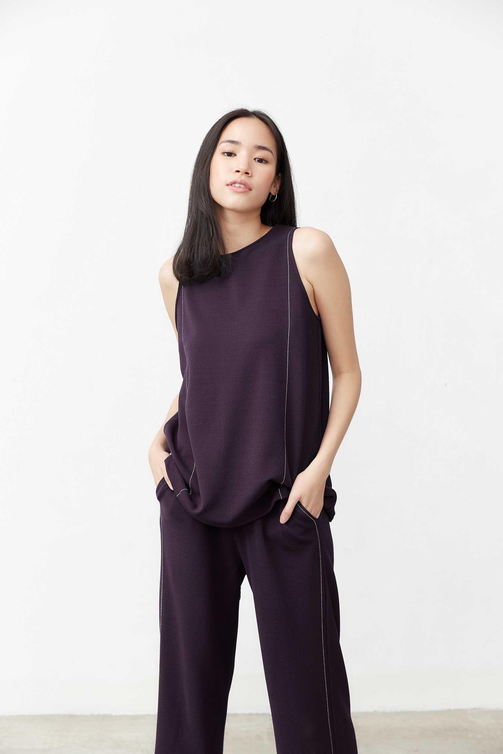 picht Line Round neck -เสื้อแขนกุด คอกลม เดินเส้นลายประ