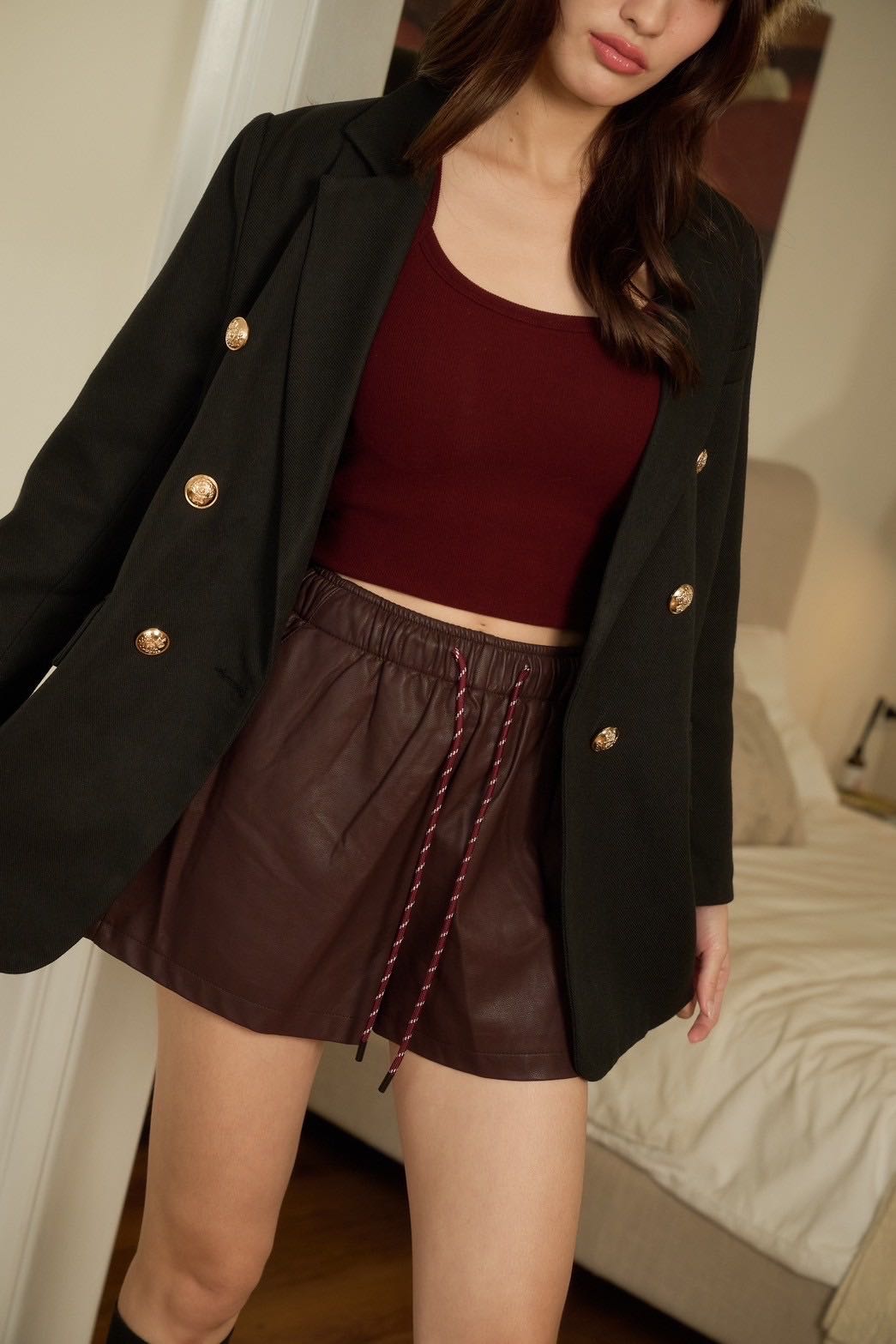 M022 - leather short pants
