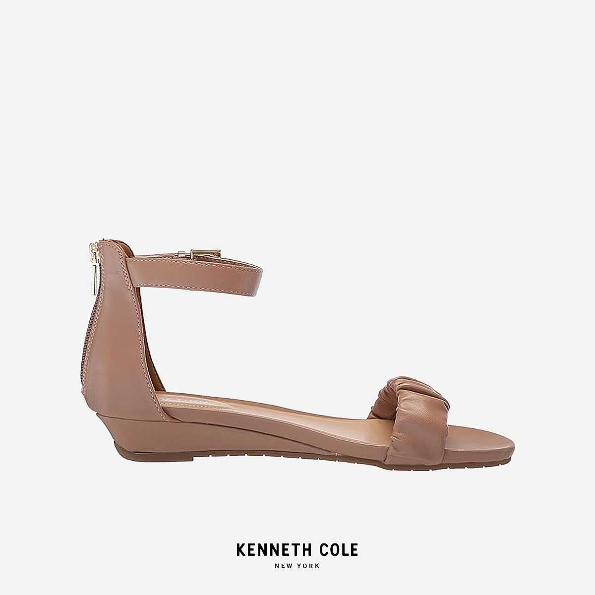 KENNETH COLE รองเท้าแตะผู้หญิง รุ่น GREAT SCRUNCH CLASSIC TAN สีน้ำตาลแทน ( SAN - RL24GSH02-210 )