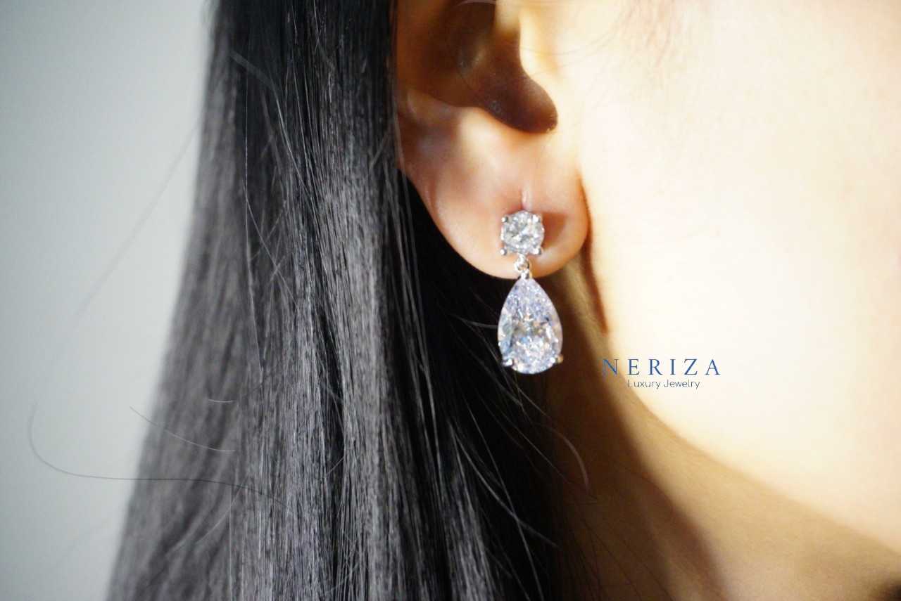 ต่างหูประดับเพชรสังเคราะห์เกรดพรีเมี่ยม ประกายเทียบเท่าเพชรแท้ พร้อมกล่อง NE067