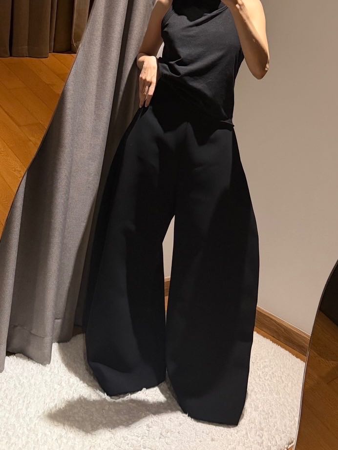 A.W.A.K.E. MODE High Rise Rounded Trousers - Black