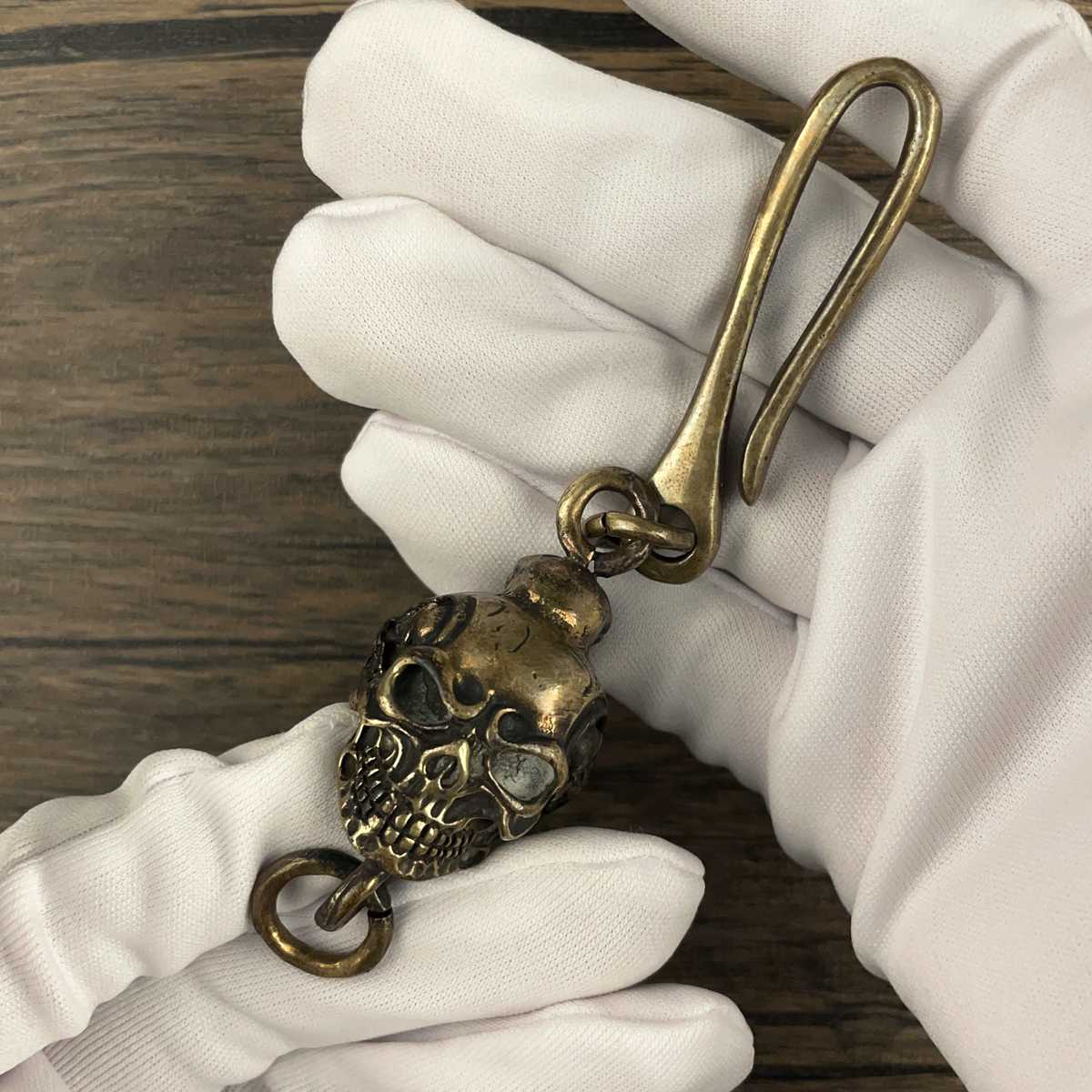พวงกุญแจ Vintage Skull Keychain – Solid Brass