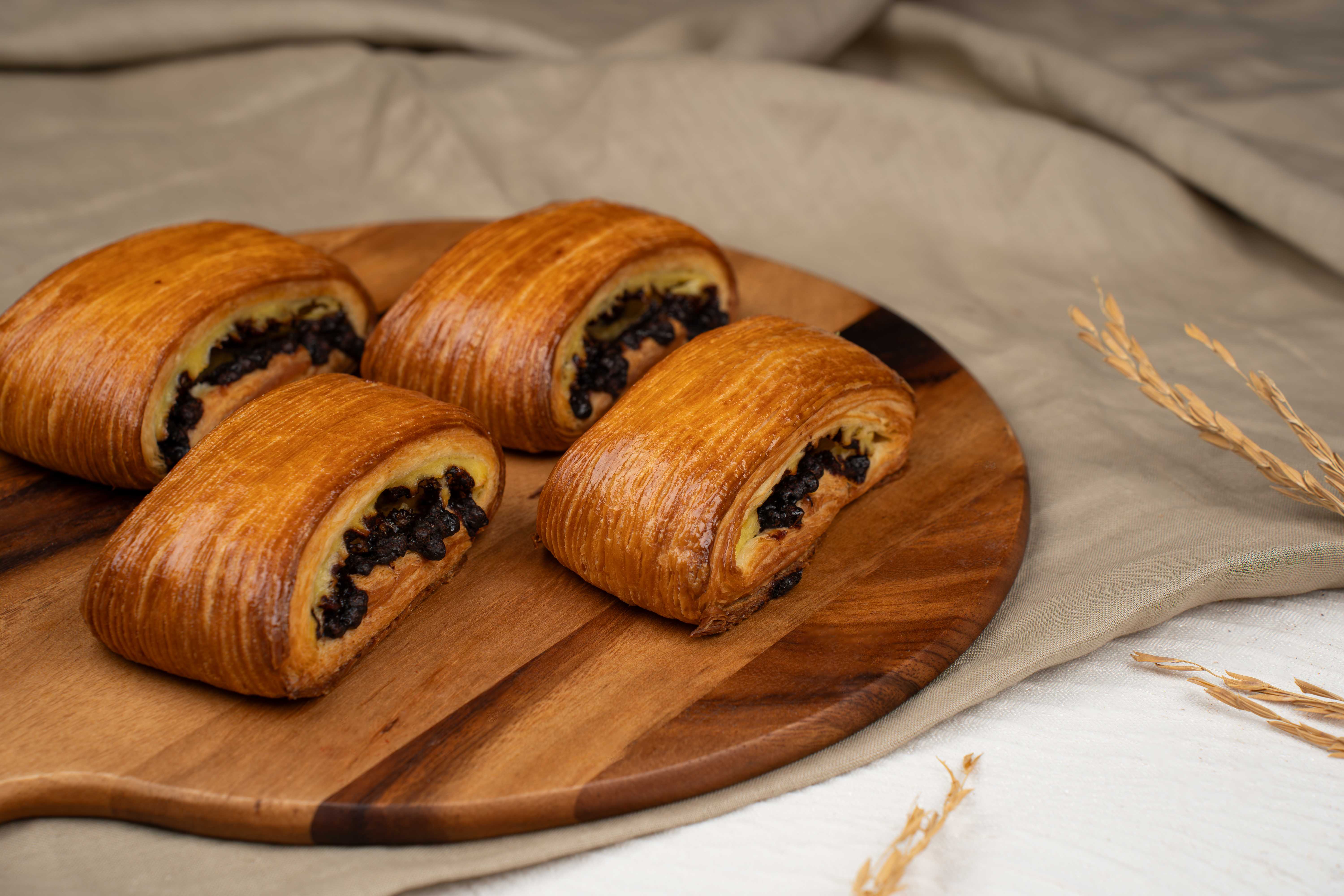 [Pre-order] Pain au Suisse Custard Chocolate