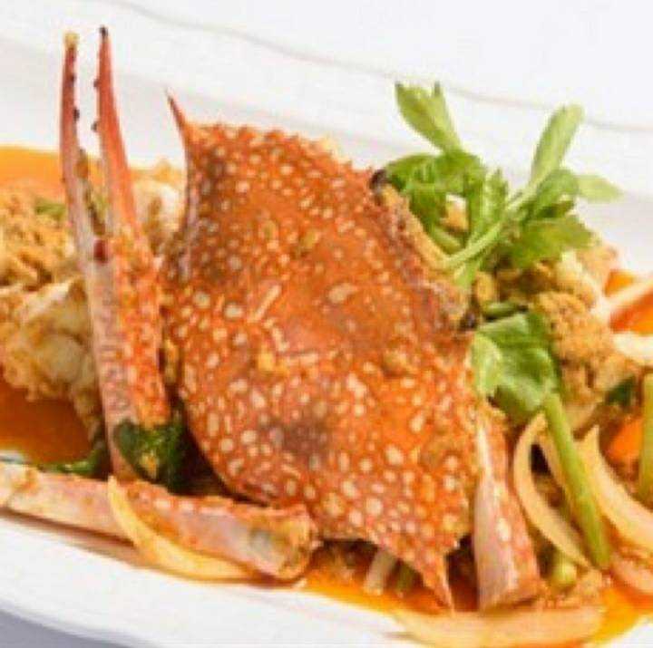 ปูม้าผัดผงกระหรี่  Blue Crab stir fry Curry Powder Sauce