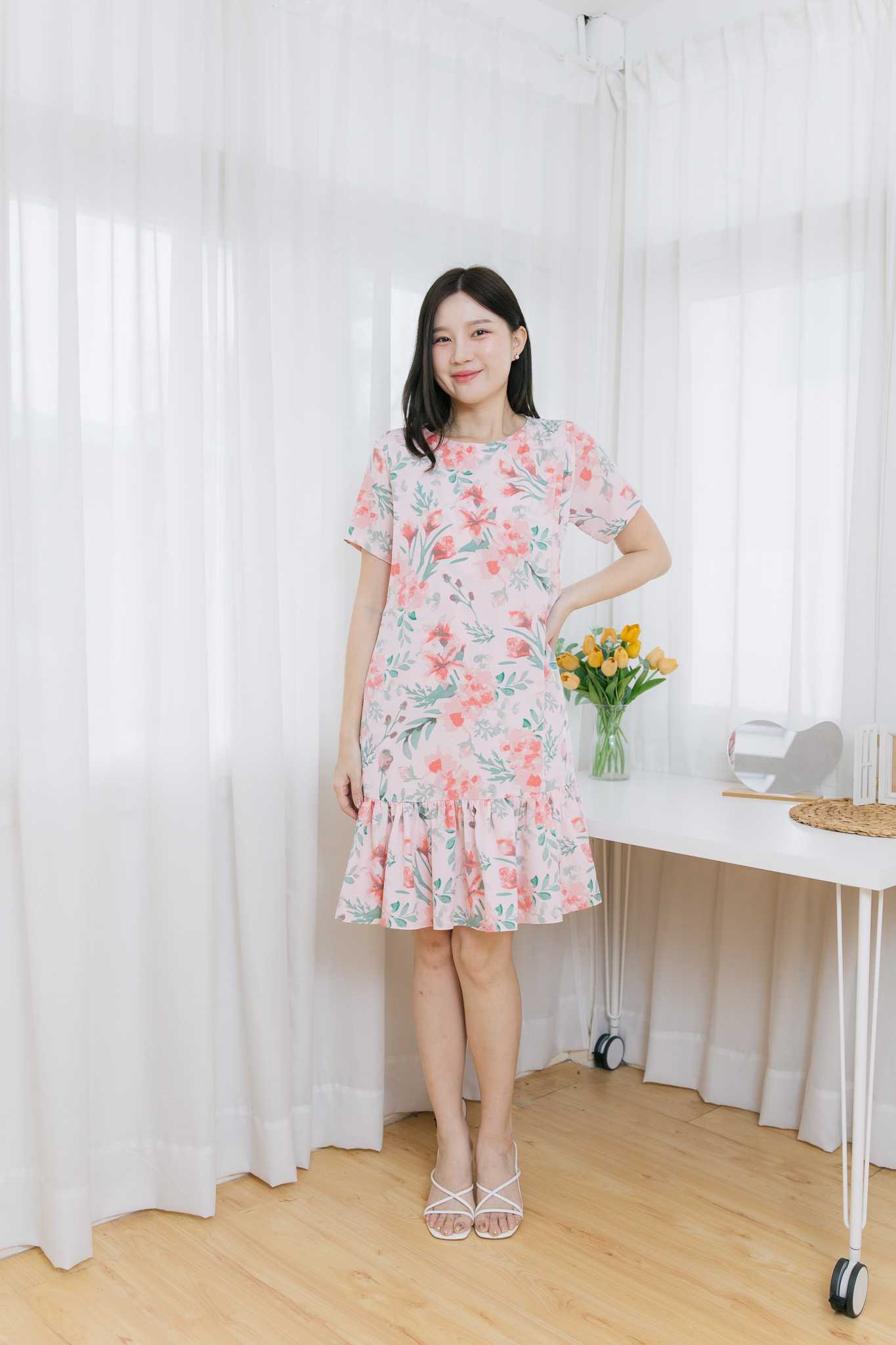 ชุดให้นม Pink floral ruffle dress