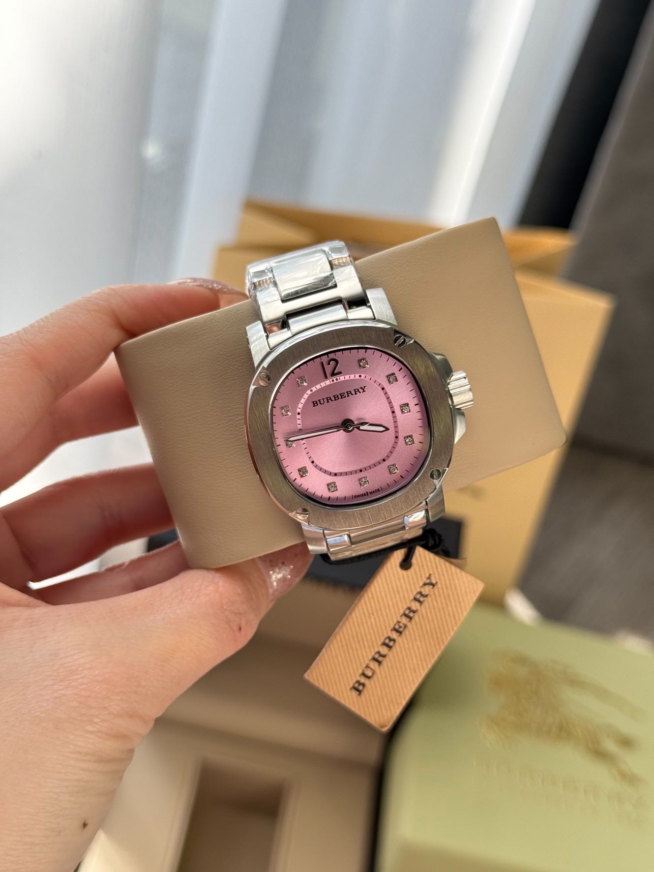 นาฬิกา Burberry หน้าปัดชมพู 1:1