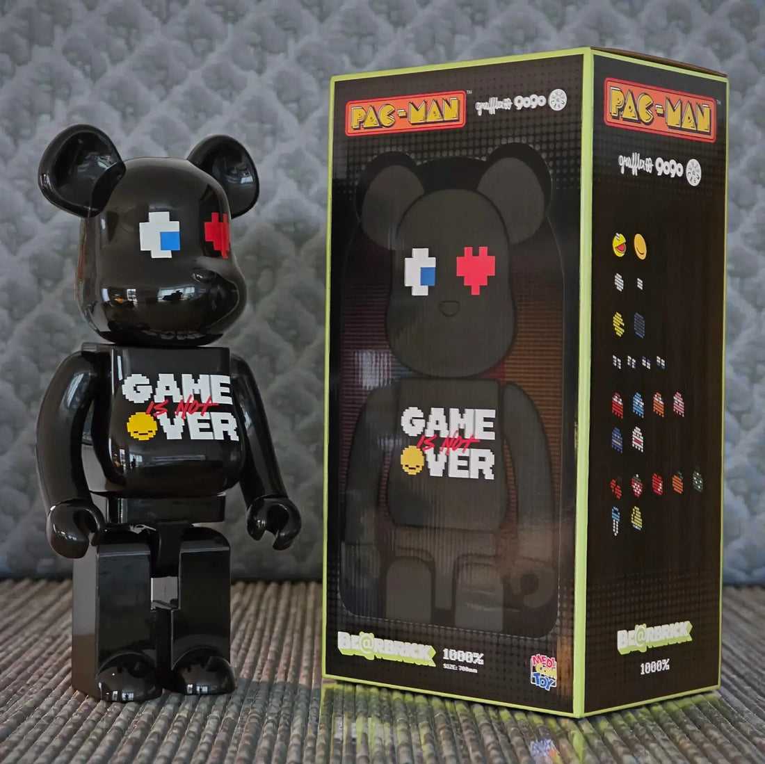 Be@rbrick PAC-MAN X GRAFFLEX X 9090 X S.H.I.P AND CREW