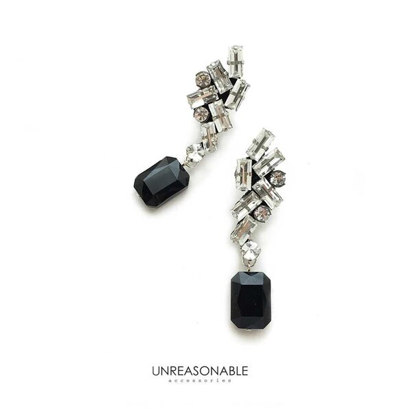 ต่างหู Eclipse Shard สีดำ ต่างหูคลิป ต่างหูก้านเงินแท้ สวยใส่สบาย UA0493-01 Unreasonable Accessories