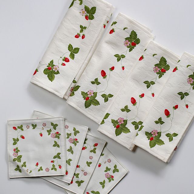 ชุดTea mats & Coasters Wedgwood Wild Strawberry