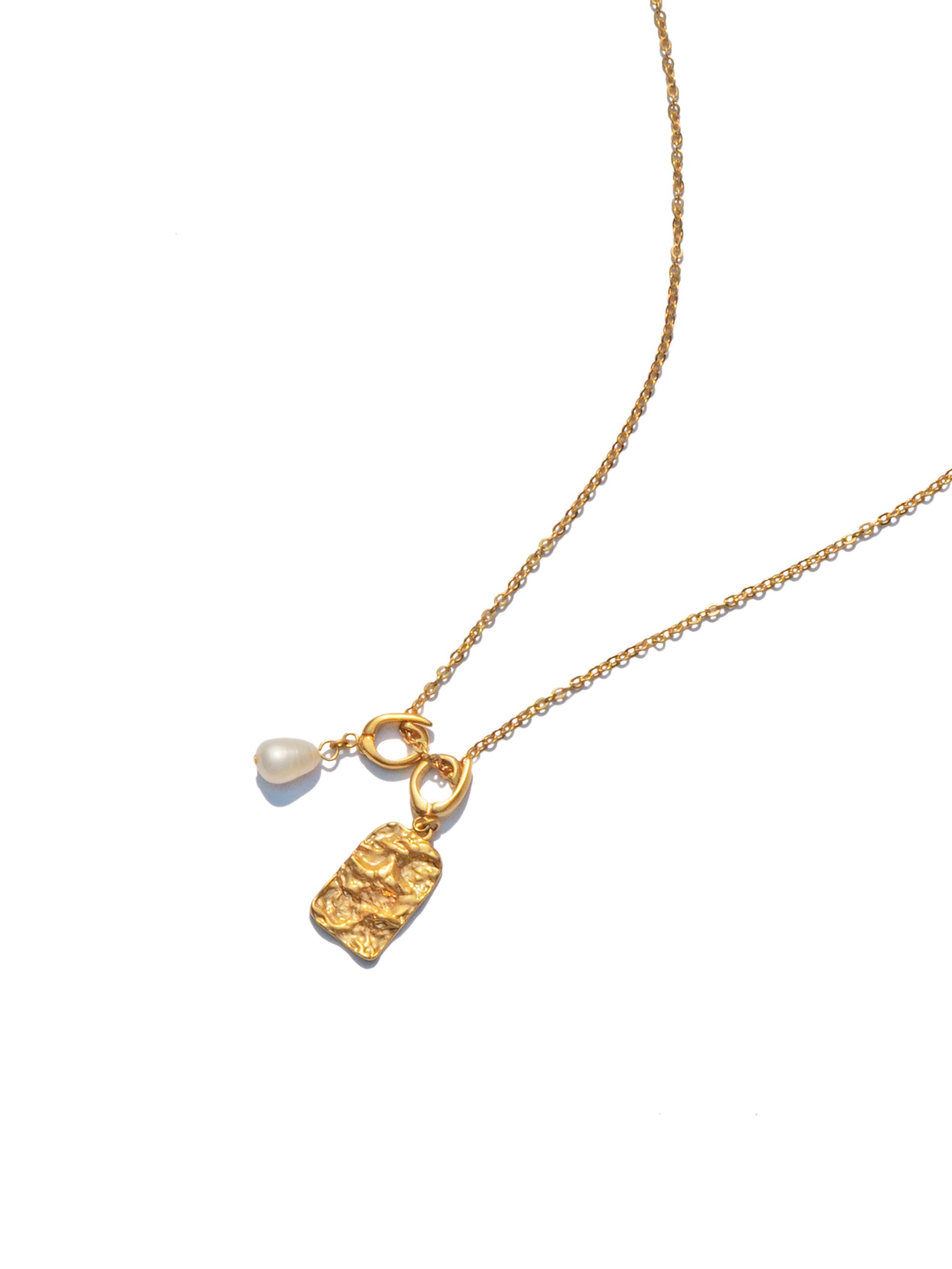 Yes She Can Necklace
