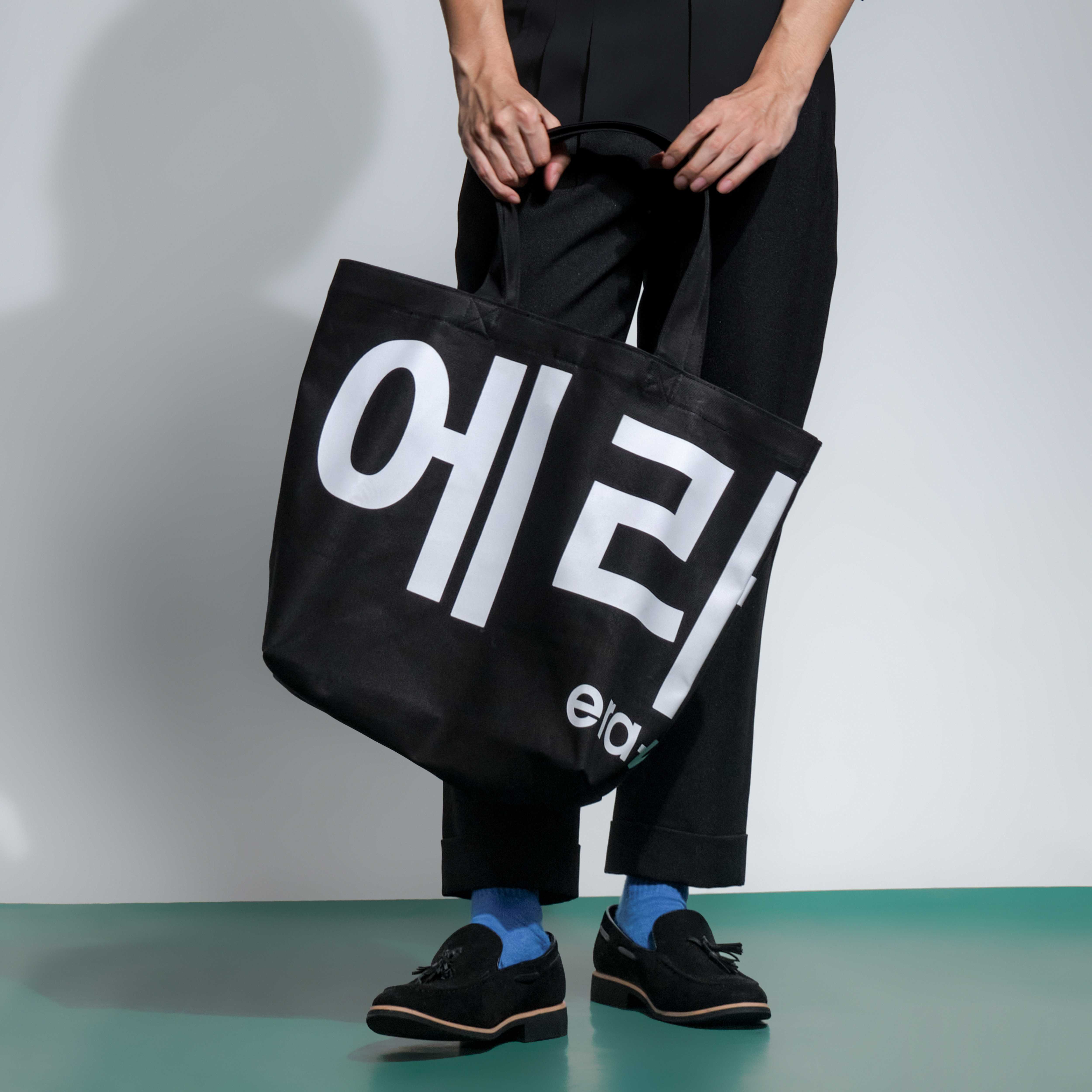 กระเป๋าผ้า Medium KOREA BAG สี Signature Black