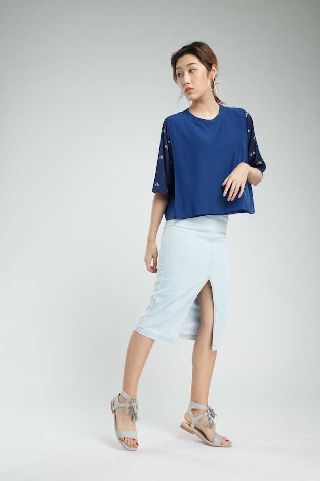 QueenCows  เสื้อให้นม Rita Cover Top (Navy Blue)