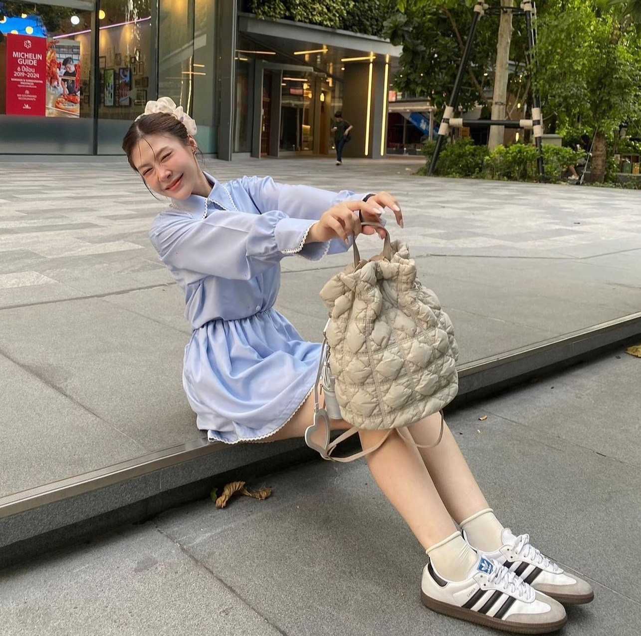 Carlyn CLOVER Backpack  กระเป๋าเป้ สีขาวมุก Pearl white สีเงิน Silver สีเทา Gray สีกรม
