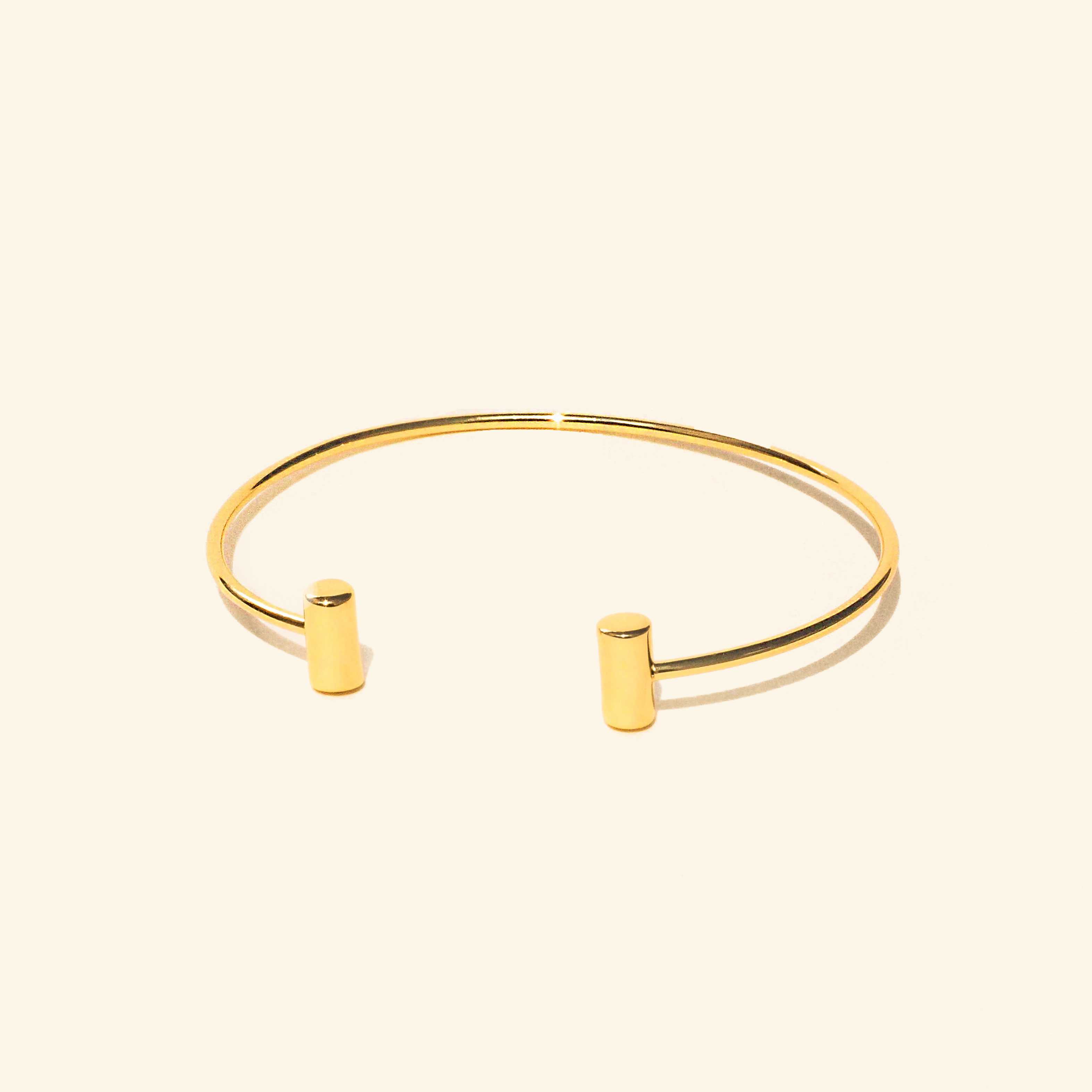กำไลข้อมือ ที บาร์ (T Bar Bangle)