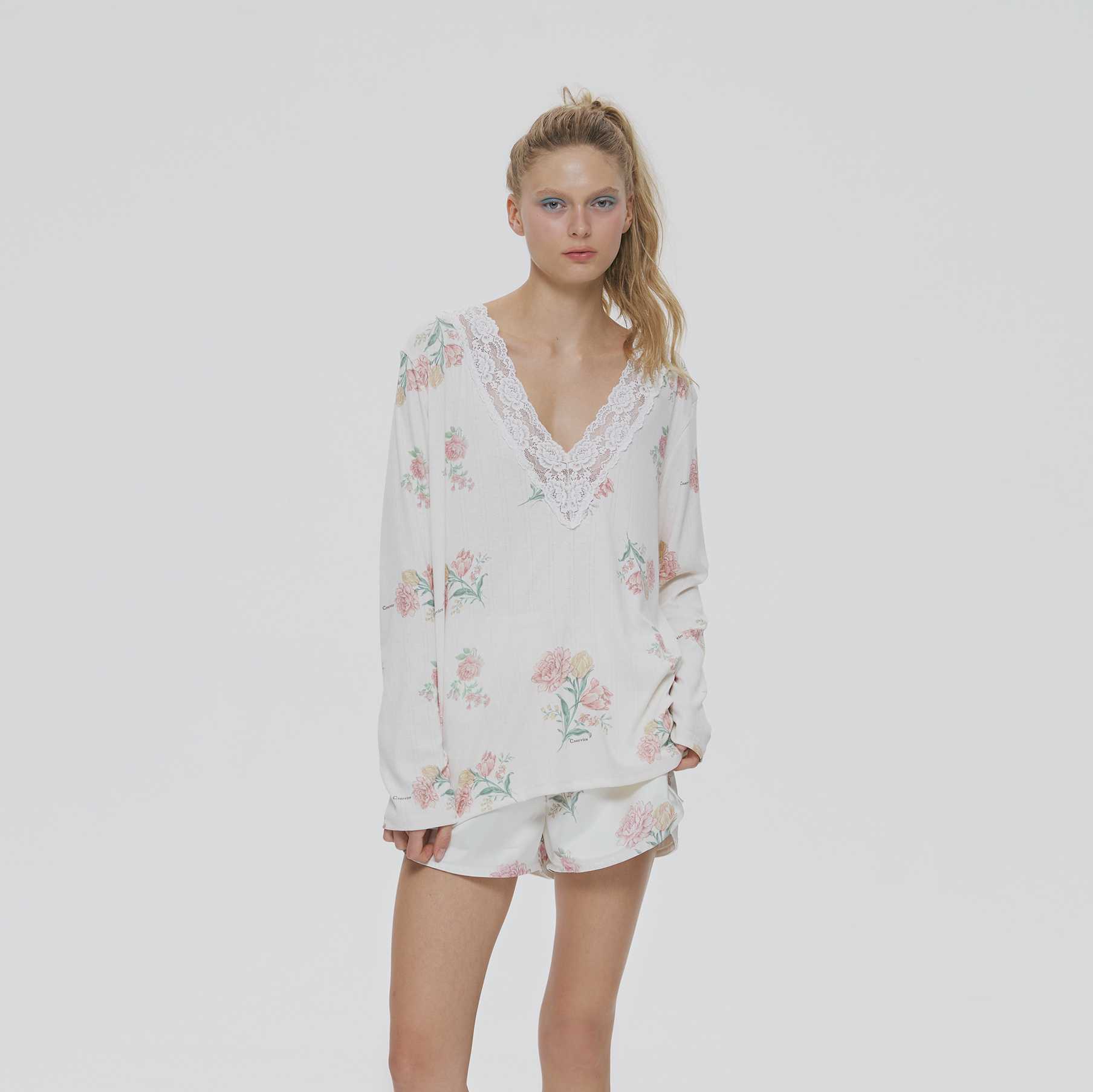 V NECK FLORAL TOP (CREAM)