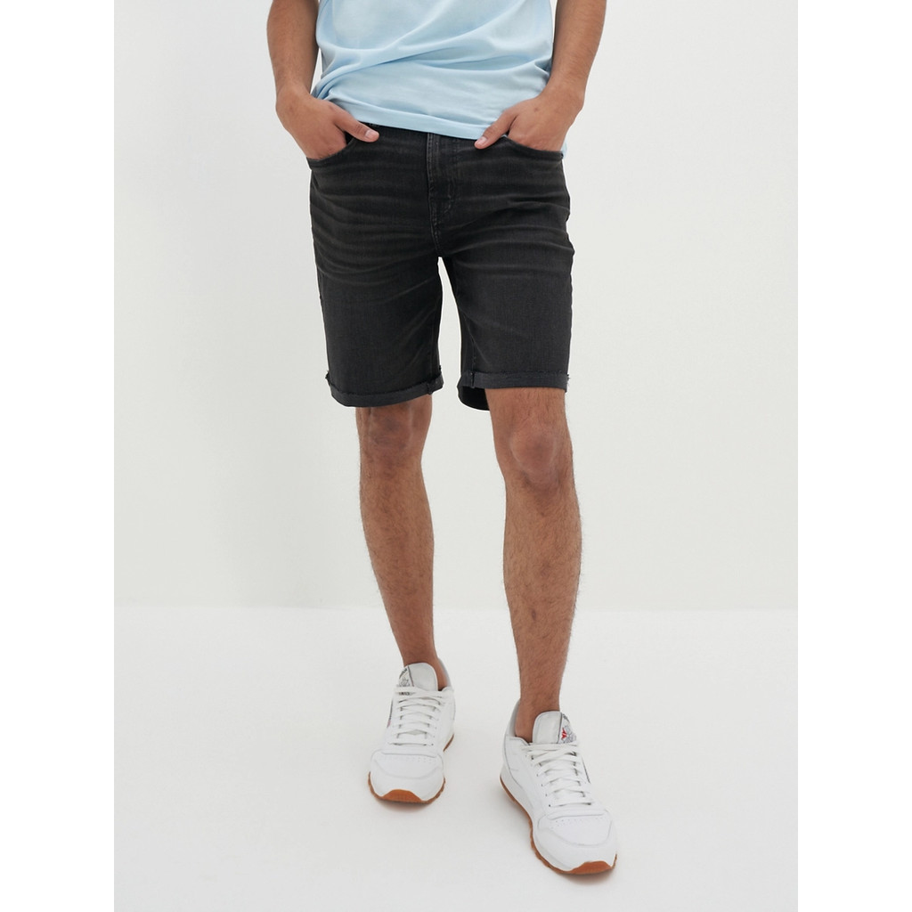 American Eagle กางเกงยีนส์ขาสั้นผู้ชาย BLACK ATHLETIC SHORT - CUT & CUFF สี BLACK - 013-7485-081