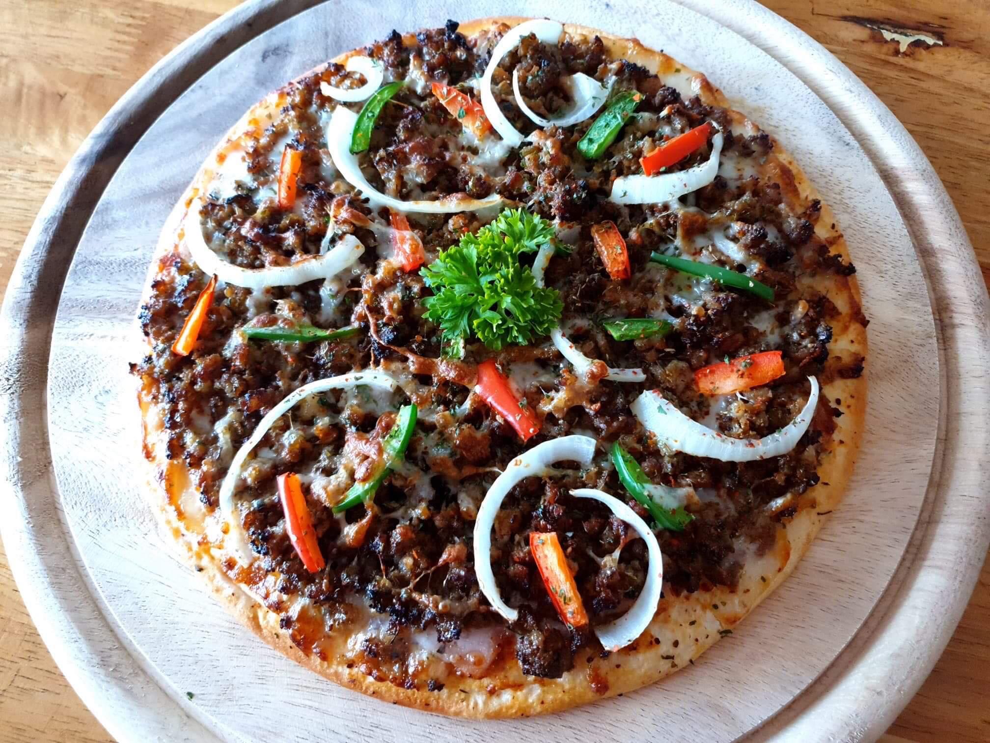พิซซ่าเนื้อระเบิด  Beef Bomb pizza