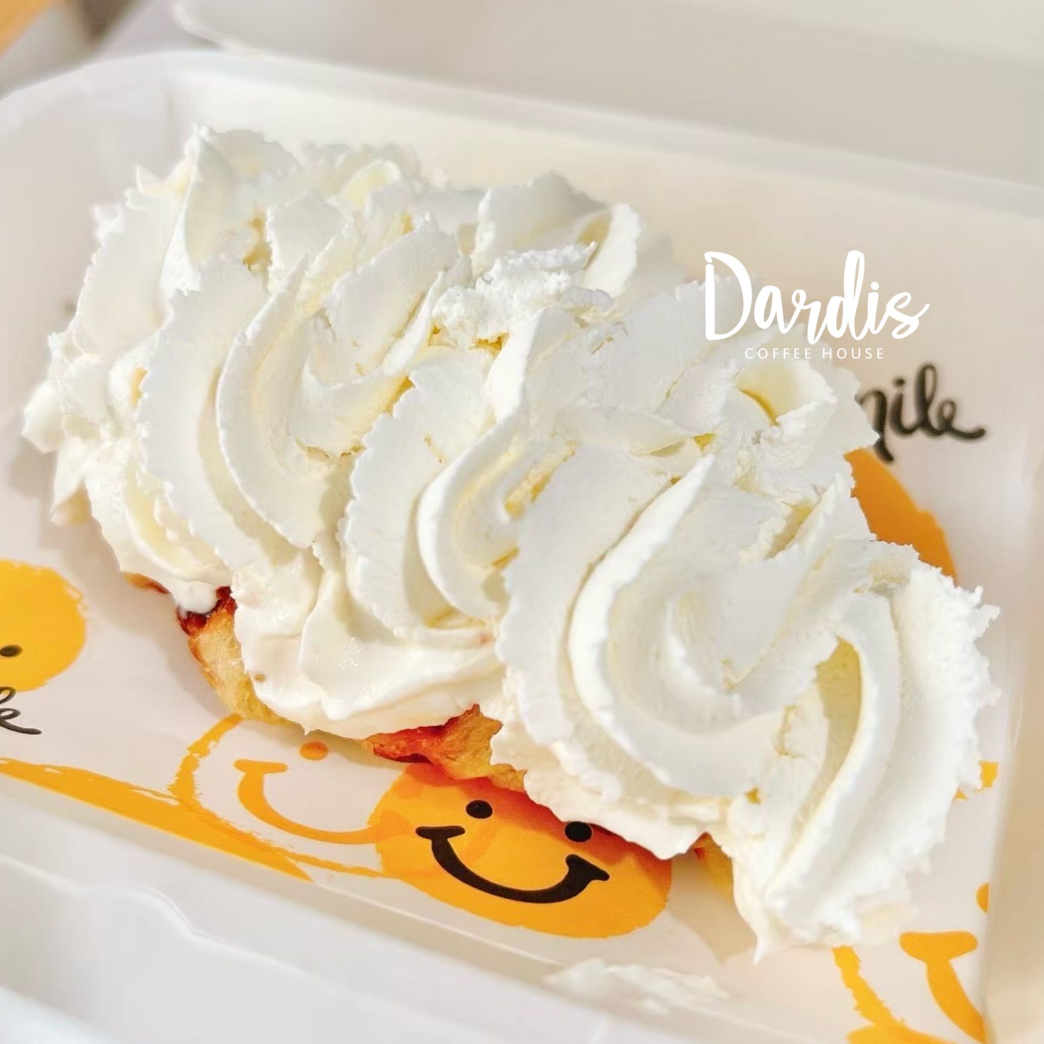 ครอฟเฟิล + วิปครีม (Oreo cream topping)