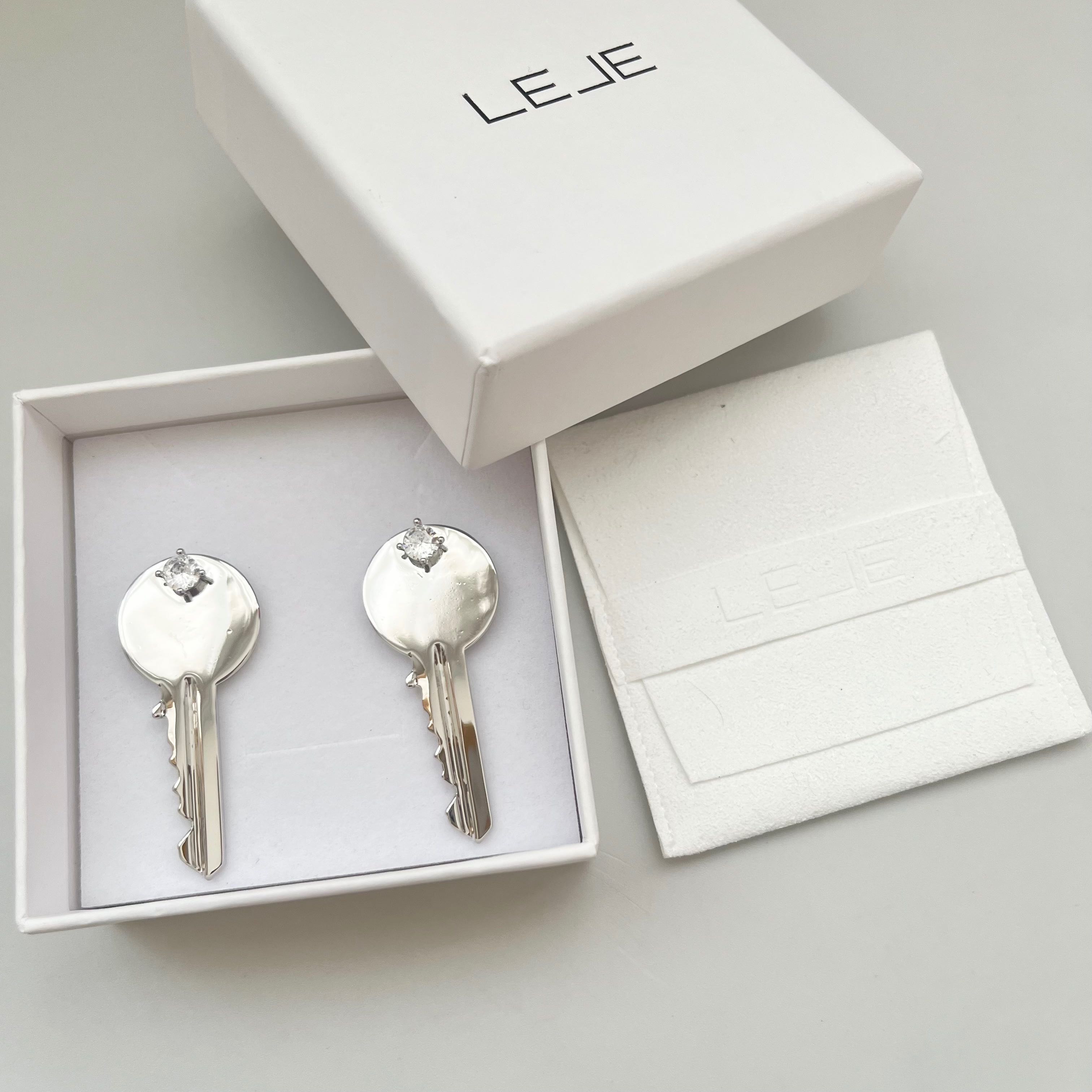 Leje LA CLÉ Earrings - White