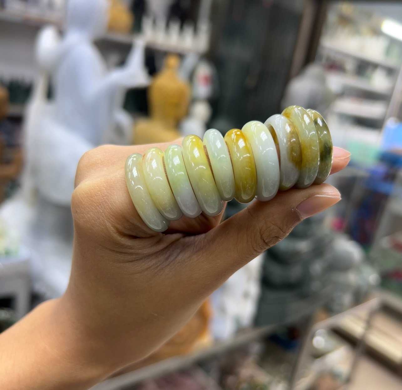 แหวนหยกเจไดต์ Natural Jadeite Type C เกรดสวย ความปลอดภัยในการเดินทาง