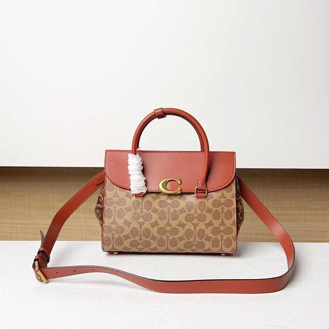 กระเป๋าสะพายCoach CP119 CarryAll bag  Size 26x30x12 cm