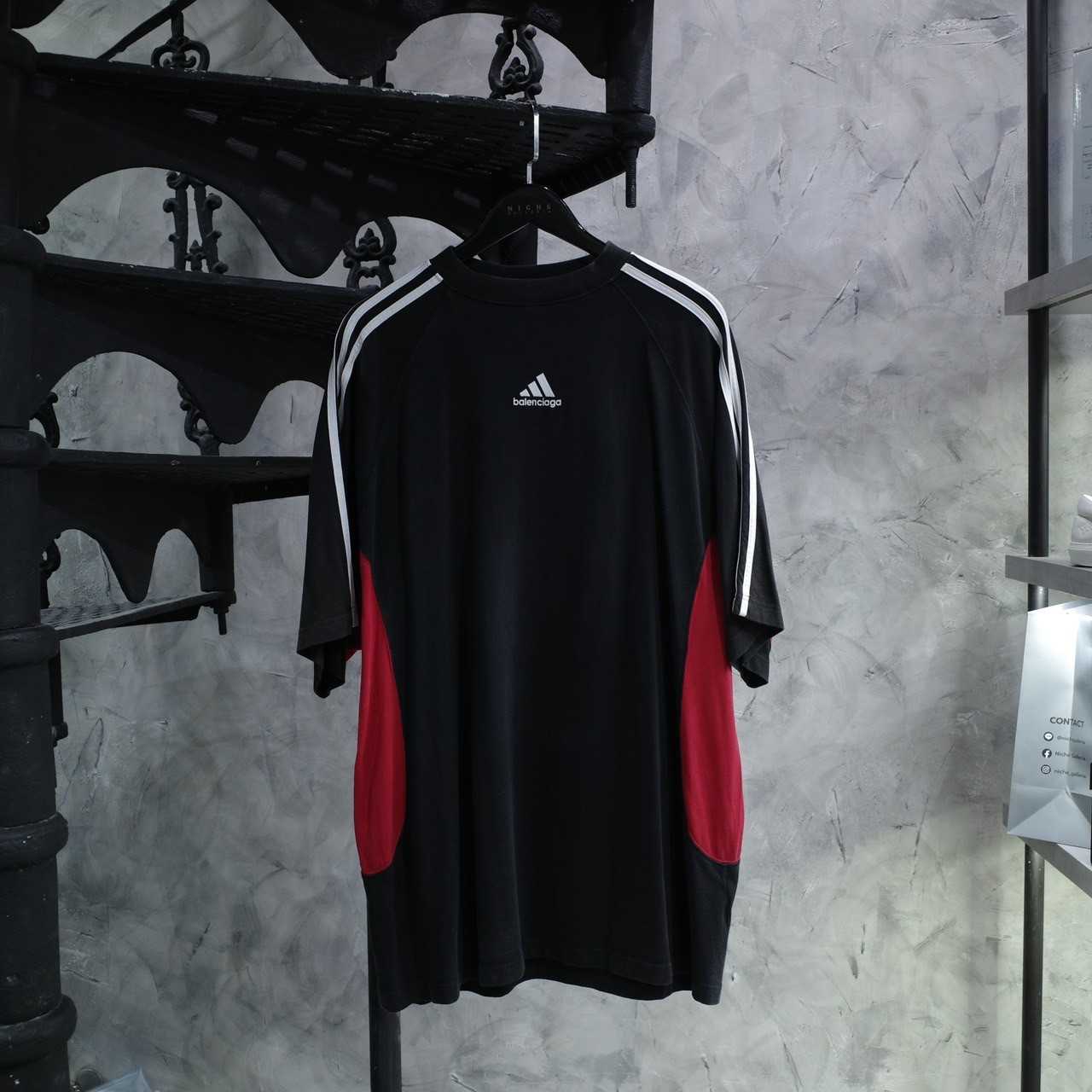 BALENCIAGA X ADIDAS LOGO OVERSIZED BLACK T-SHIRT