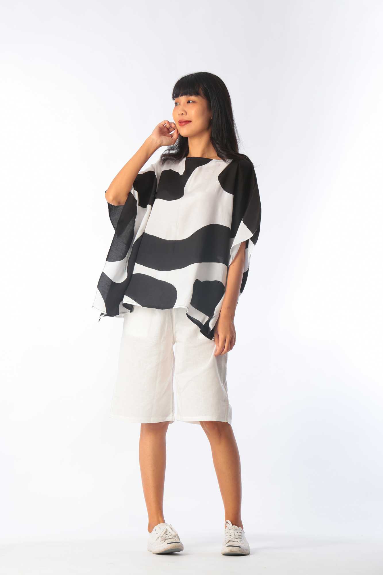 (Pre-order) Poncho Cotton Rayon Blouse Hand paint For Summer Beach Vacation Normal Size