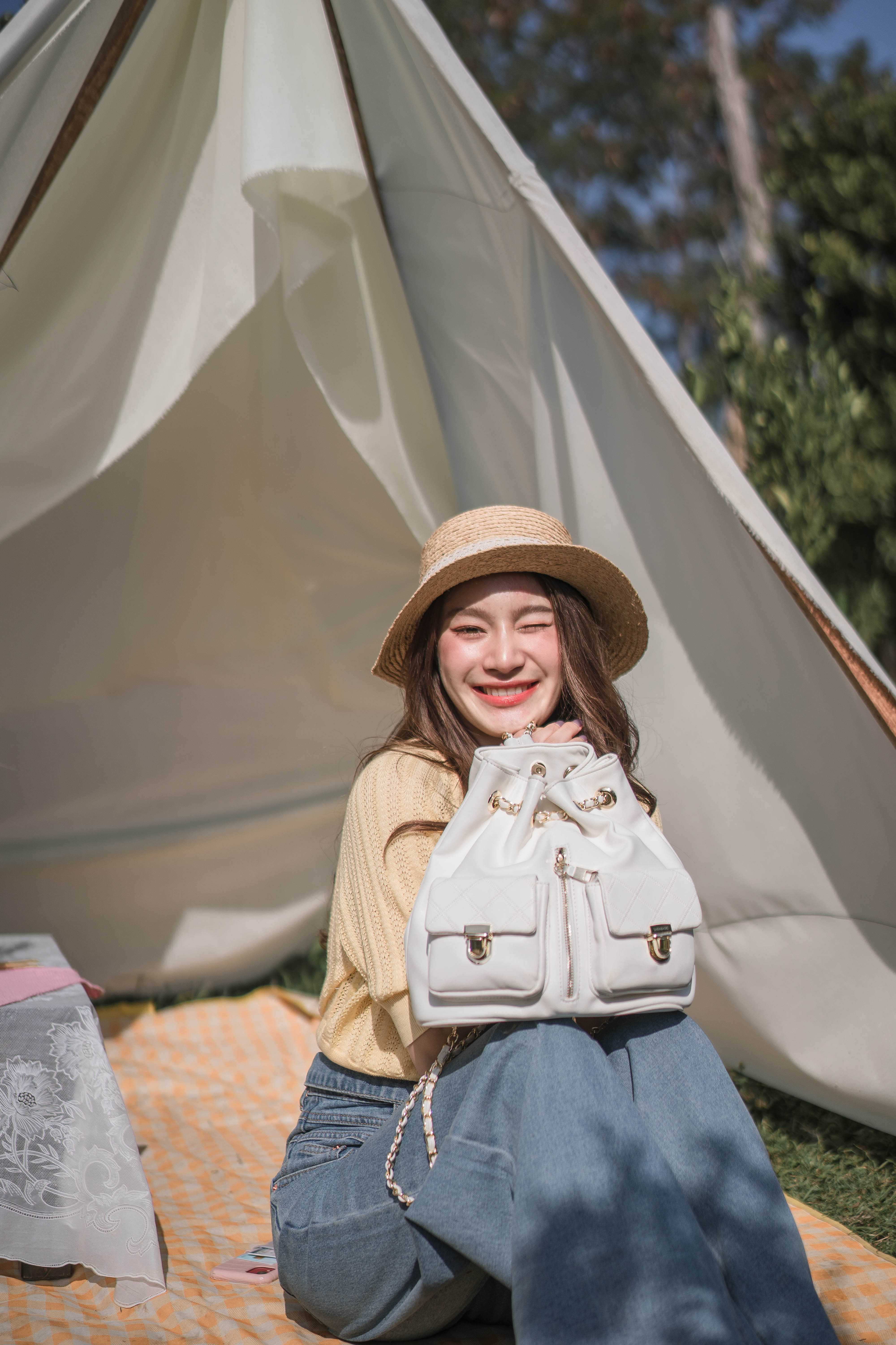 กระเป๋าเป้รุ่น LADY BAG สีขาว WHITE ( sarabasic only )