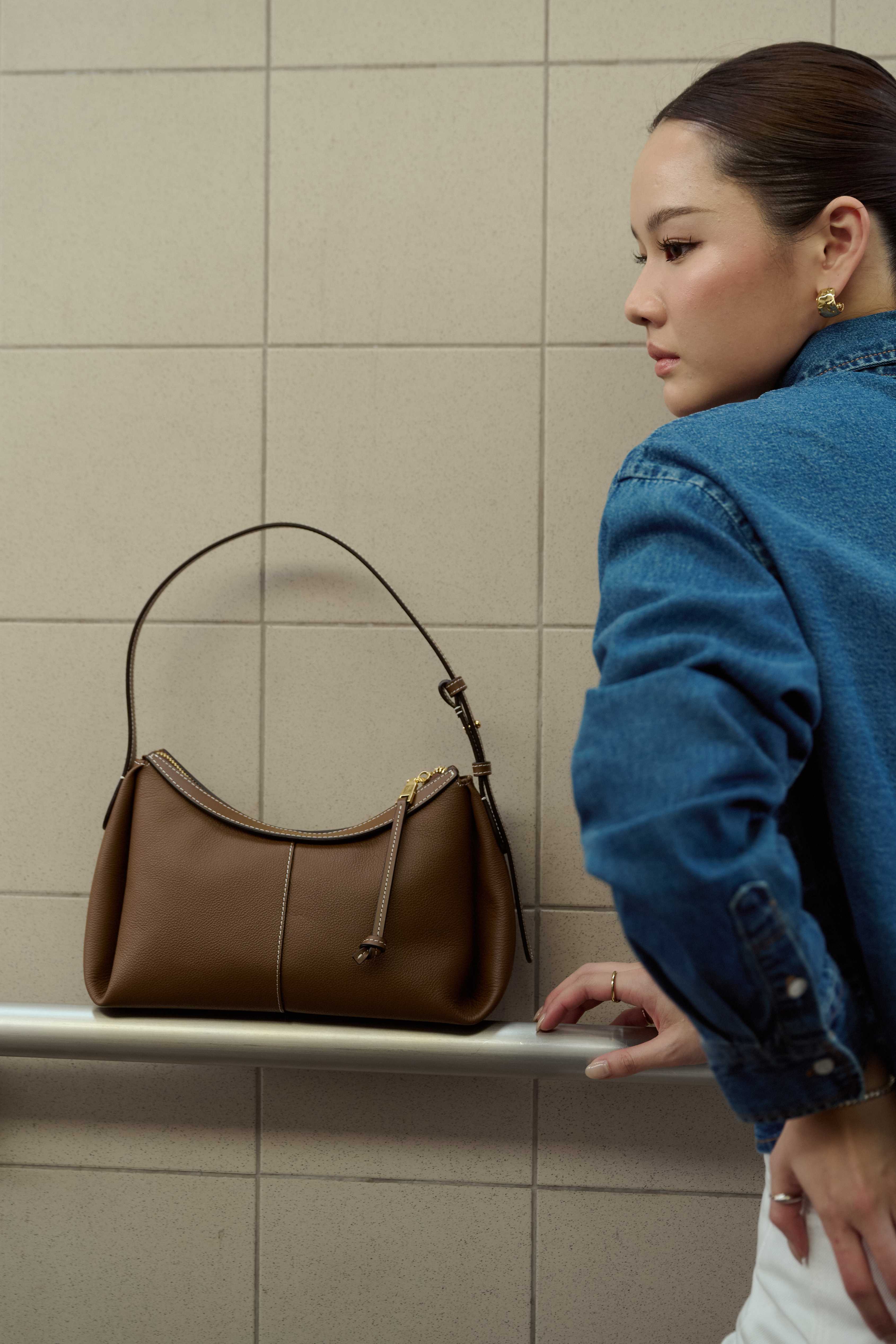 KITH SHOULDER BAG Textured-Espresso (Pre-order 20-25 days)