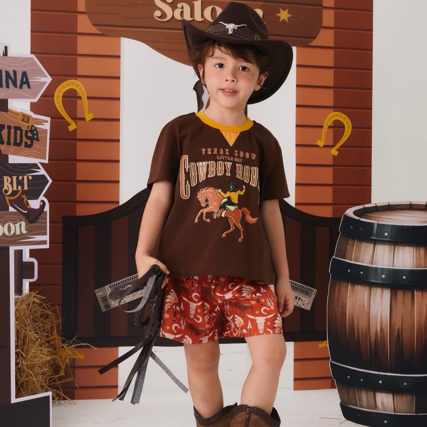 TB : Howdy cuties saloon