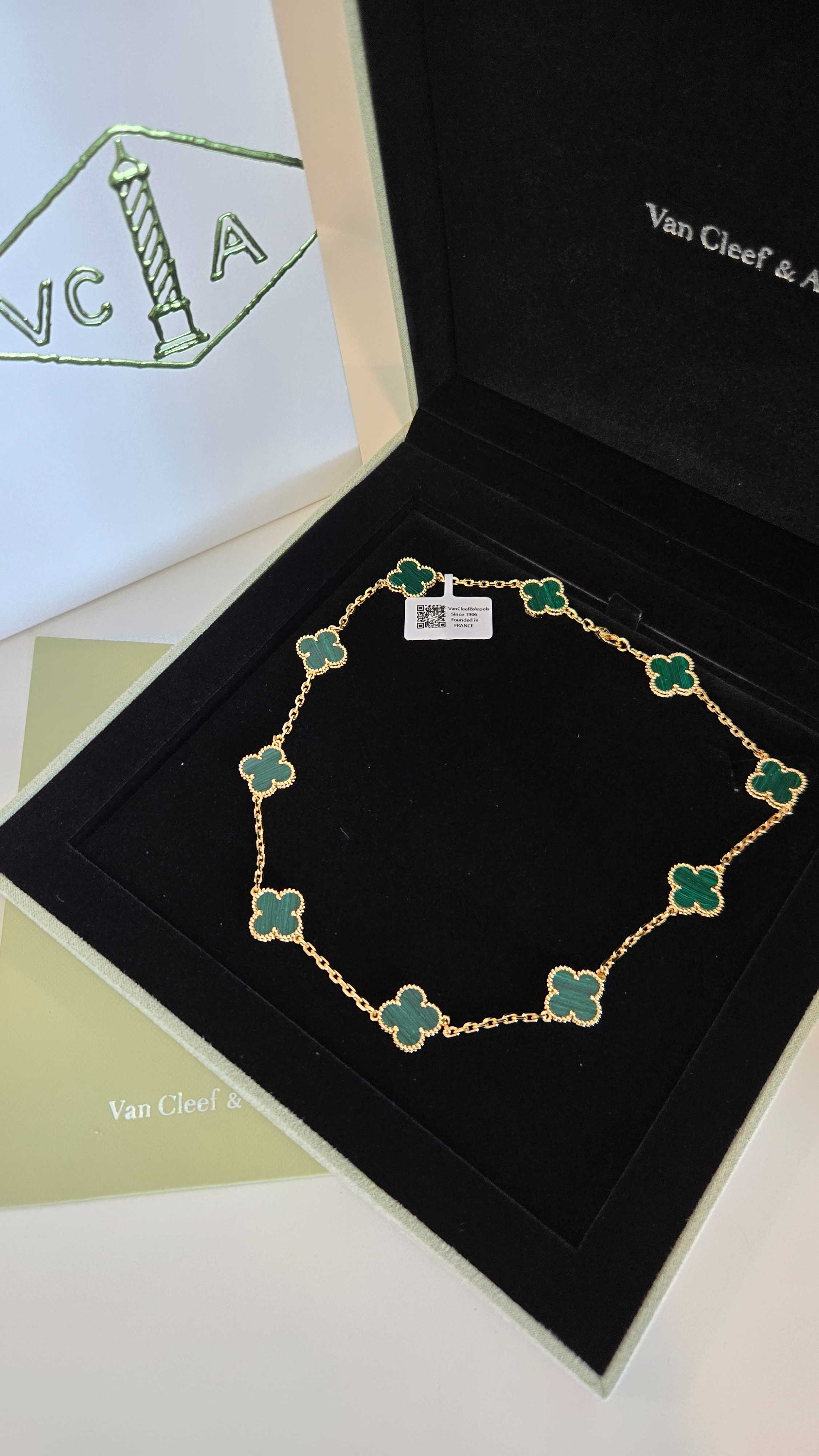 สร้อยคอ 10 motif เขียว Nobox