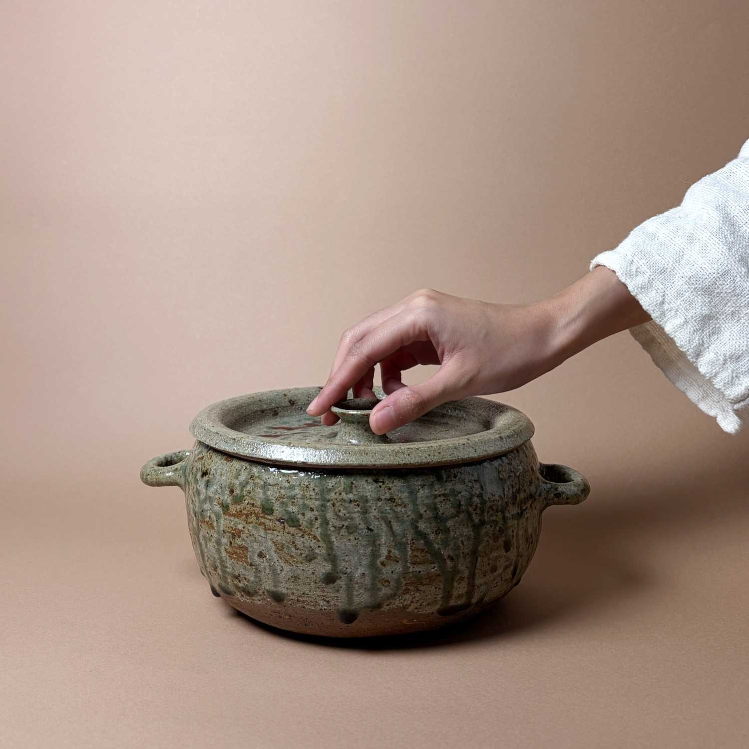 Handcrafted Pot (1.5 L)
