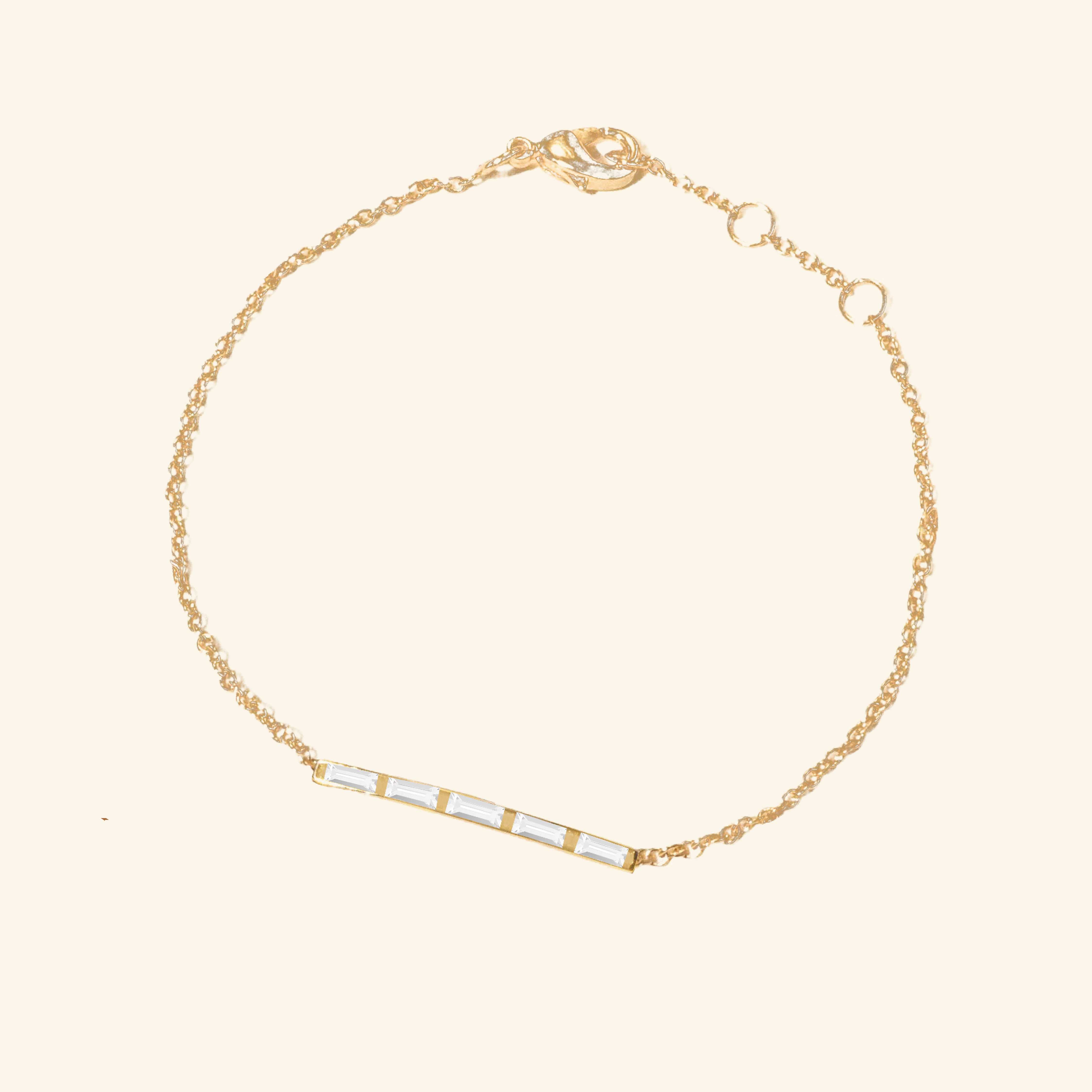 สร้อยข้อมือบาเก็ตคริสตัล  (Crystal Baguette Bracelet)