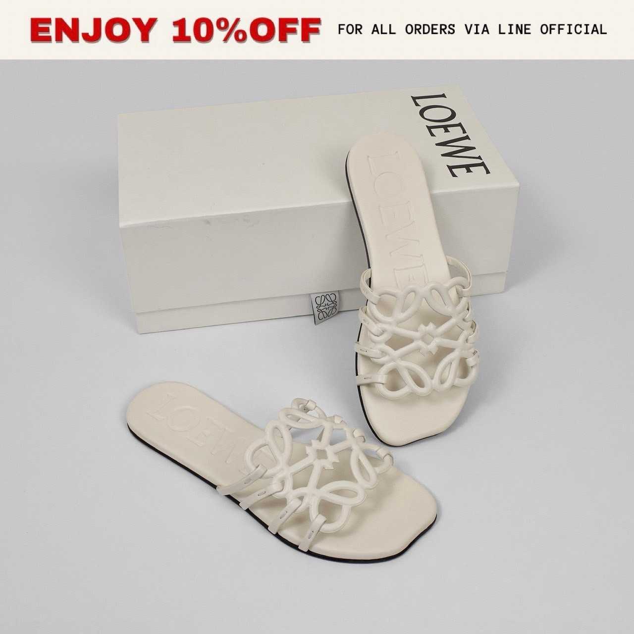 NEW! LOEWE Petal Anagram Slide In Calfskin สี Anthurium White | Shoes