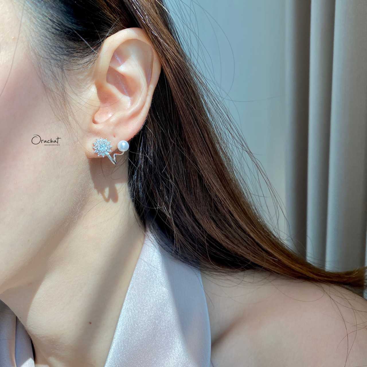 💢CLEARANCE💢 Flora pearly zane earrings. (ต่างหูแบบติดหู งานชุบทองคำขาว เพชร CZ และมุก)
