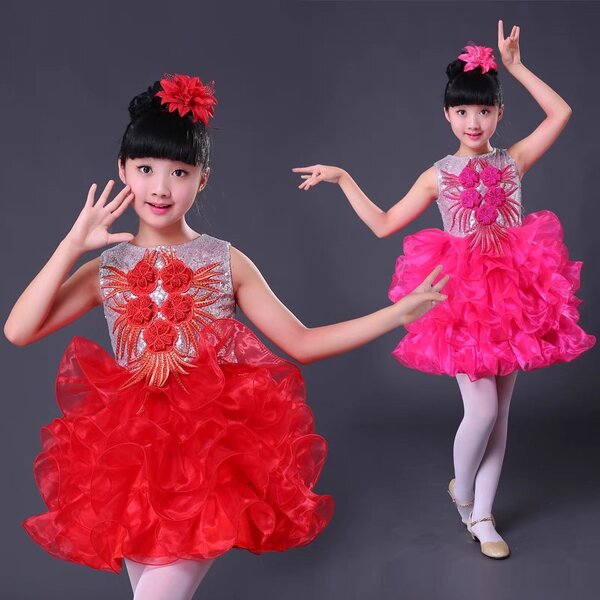 ชุดดรัมเมเยอร์ ชุดหลีด ปักเลื่อมแขนกุดปักดอกไม้แดง กระโปรงระบายชั้นสีแดง