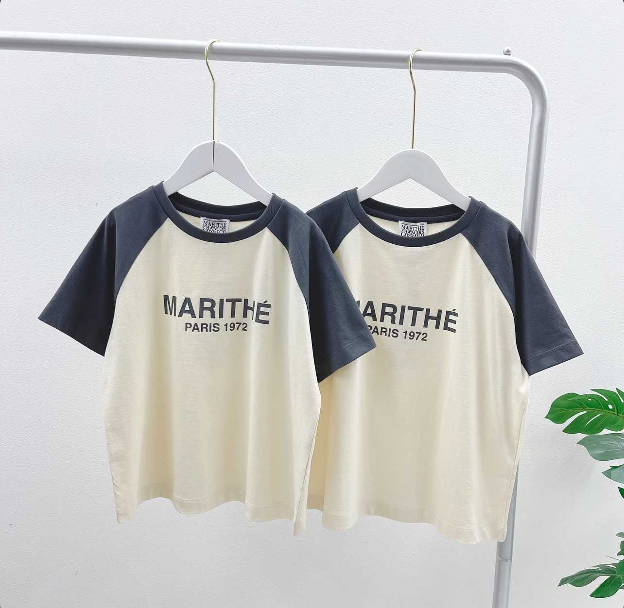 marithe W Raglan Regular logo tee  (Beige/Charcoal)